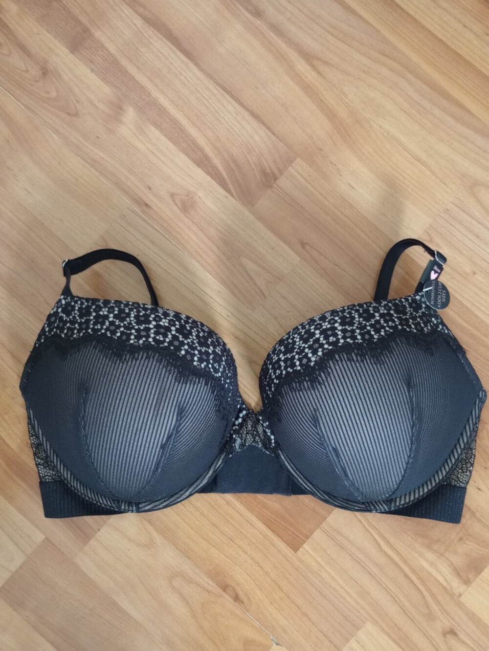 New Victoria's Secret Bombshell Lace & Stripe Push-Up Bra